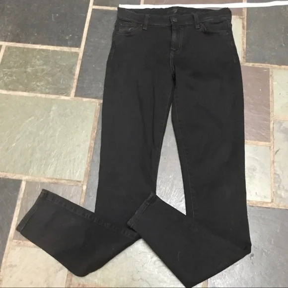 5 pounds of Woman’s resell bundle and I also offer children's and men's or a mix - Picture 14 of 16